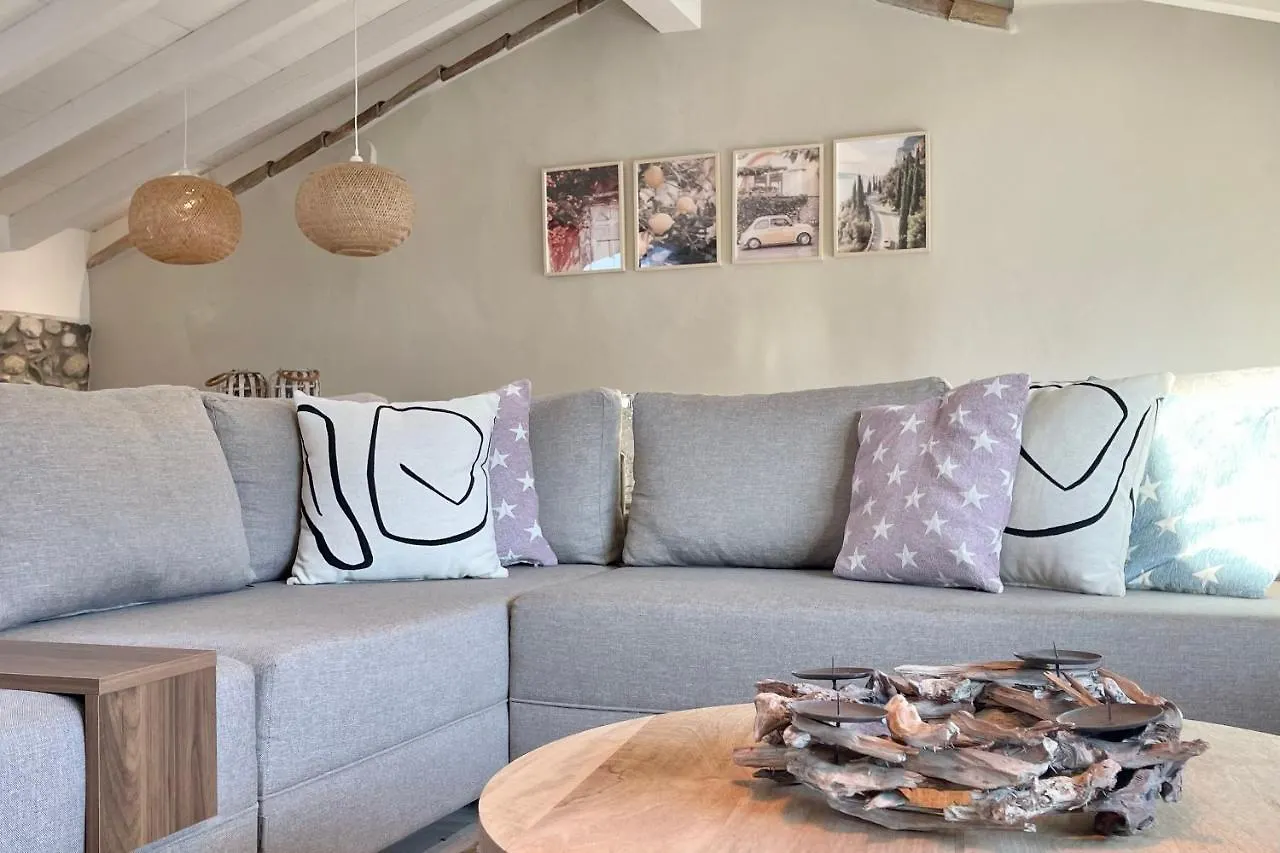 Borgo Dei Sogni - Unique Loft - Lago Di Garda San Felice del Benaco 0*,  Italy